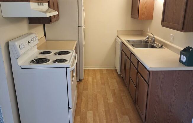 1 bed, 1 bath, 517 sqft, $550, Unit 216