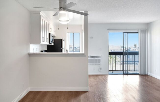 Studio, 1 bath, 600 sqft, $2,095, Unit Unit 310