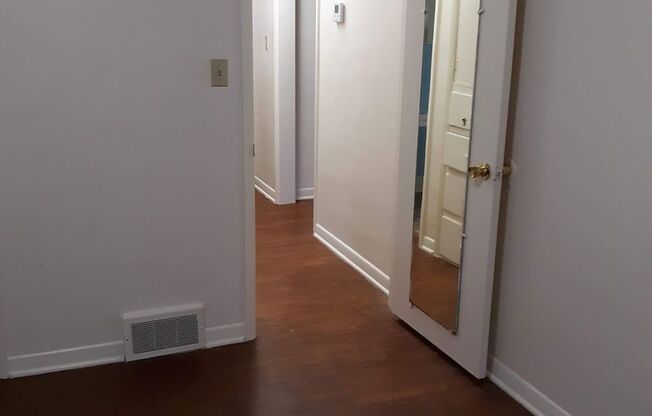 2 beds, 1 bath, $850