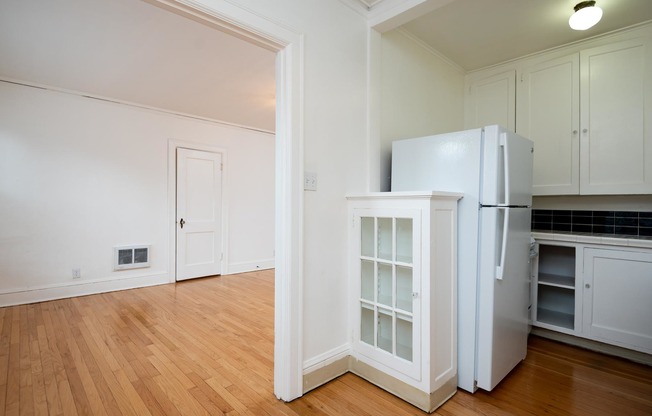 Studio, 1 bath, 525 sqft, $1,299, Unit 105