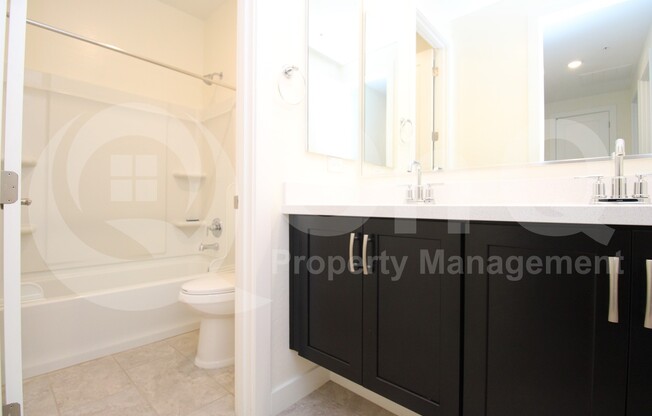 3 beds, 2.5 baths, 2,285 sqft, $3,199, Unit 44