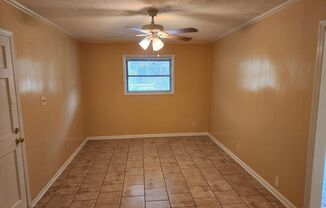 3 beds, 1 bath, $950