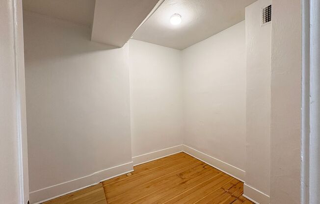 1 bed, 1 bath, 475 sqft, $1,500, Unit Unit 04