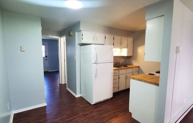 1 bed, 1 bath, 475 sqft, $749, Unit Unit 13