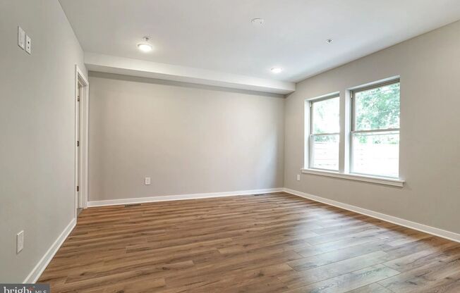 3 beds, 3 baths, 800 sqft, $1,895, Unit 1827-B