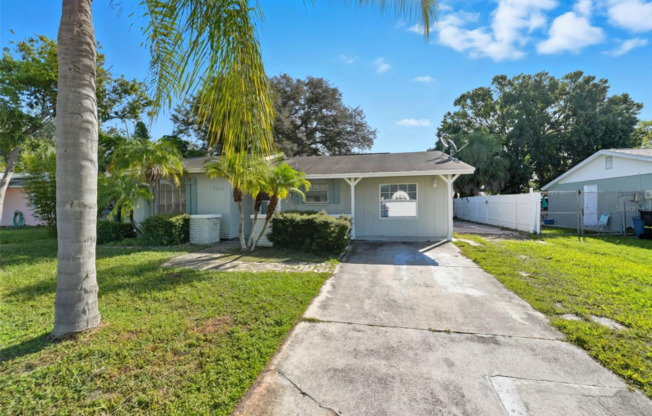 7923 WOODVINE CIR