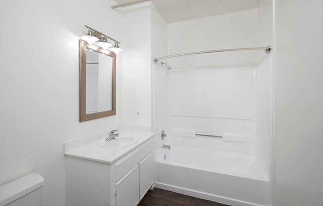 Studio, 1 bath, 800 sqft, $2,000, Unit 321