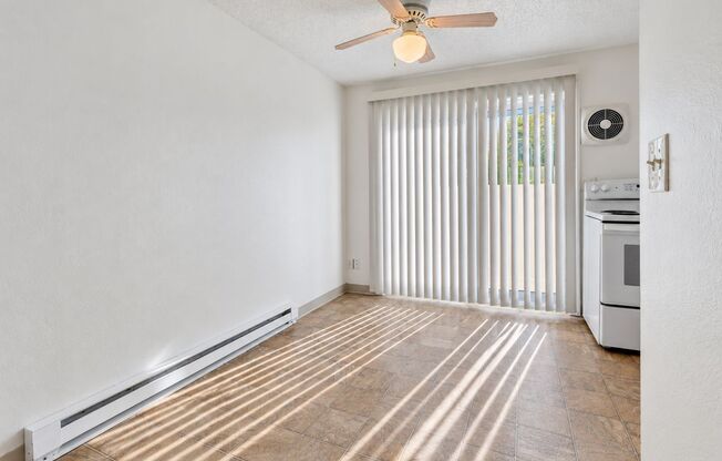 2 beds, 1 bath, 794 sqft, $1,295, Unit 25
