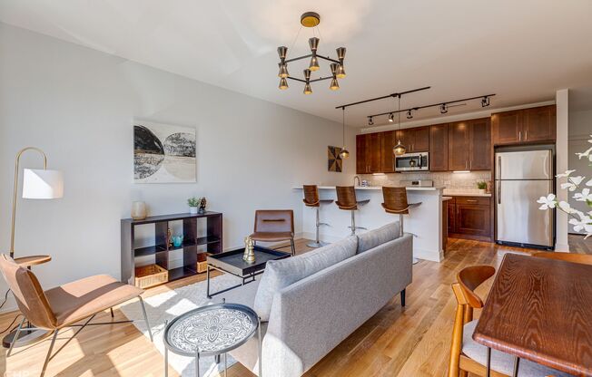 2 beds, 1 bath, 760 sqft, $2,695, Unit 2740-307