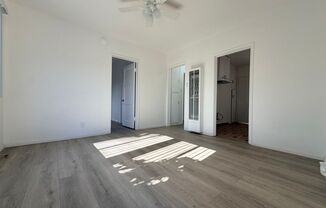 225 W Robert Ave