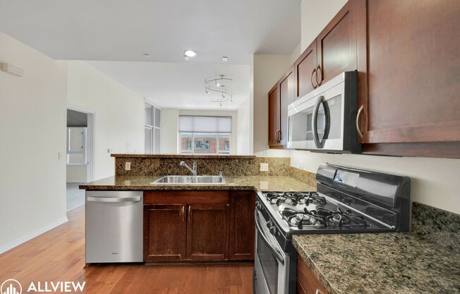 Location, Luxury, and Lifestyle – Top Floor 2BR/2BA in the Heart of the Gaslamp!