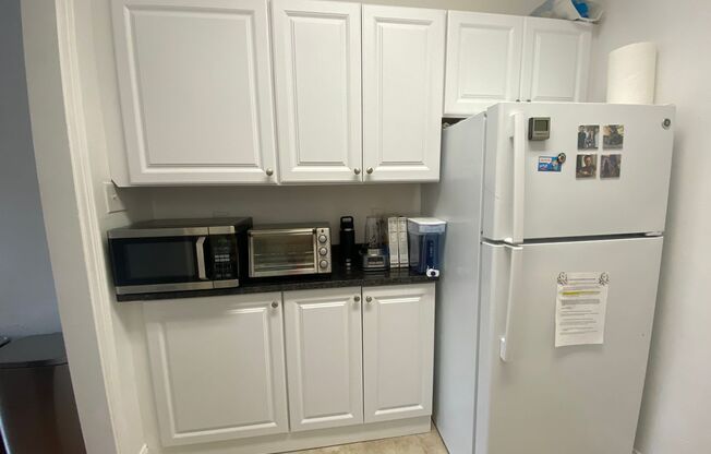 1 bed, 1 bath, 803 sqft, $1,510, Unit Royal York 304