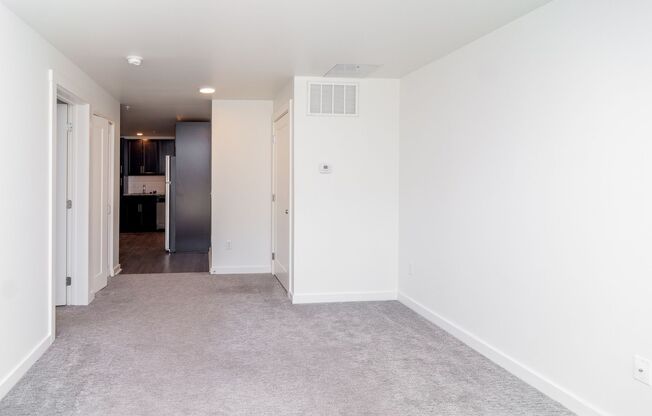 1 bed, 1 bath, 811 sqft, $1,310, Unit 907-102