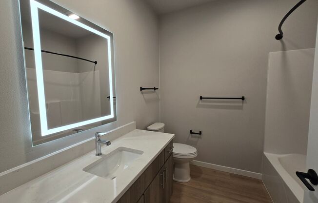 1 bed, 1 bath, 900 sqft, $2,060, Unit 8421-326