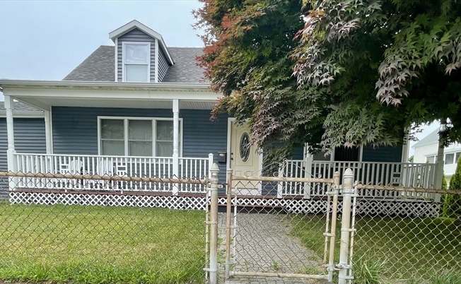 871 KING ST
