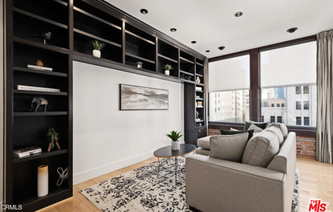 1 bed, 1 bath, 720 sqft, $2,300, Unit 601
