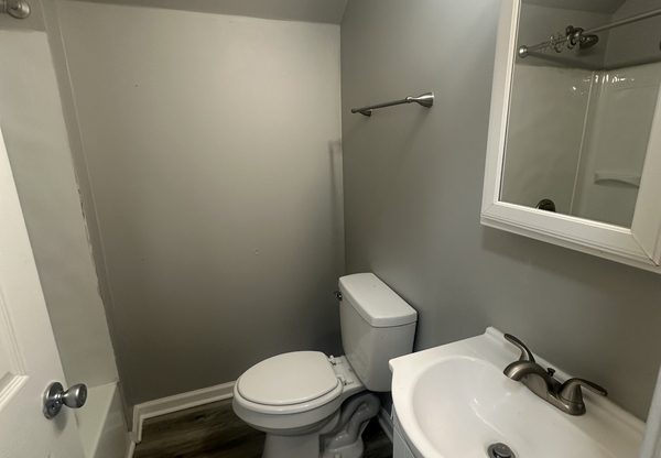 3295 W 54 ST