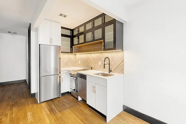 11 DEVOE ST