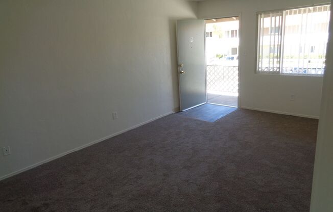 2 beds, 1 bath, $2,095, Unit 575 D