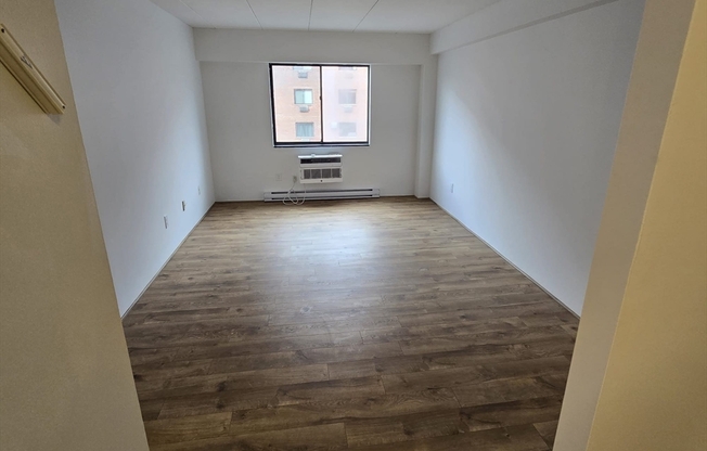 2 beds, 2 baths, 1,115 sqft, $3,850, Unit 304