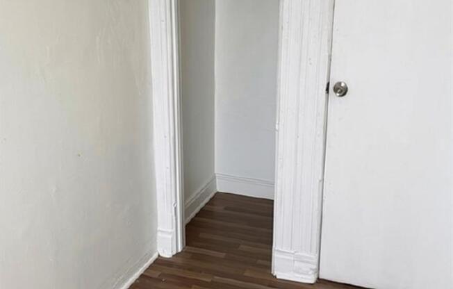 3 beds, 1 bath, 3,240 sqft, $3,500