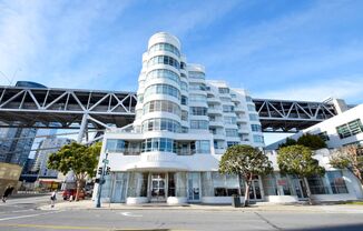 South Beach 2 Bed/2 Bath Sunnyness