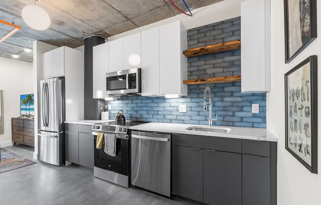 Studio, 1 bath, 398 sqft, $1,350, Unit 504