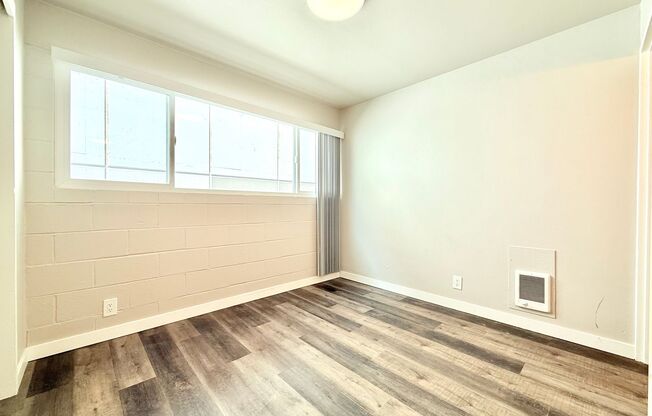 Queen Villa Apartments - Queen Needle, LLC