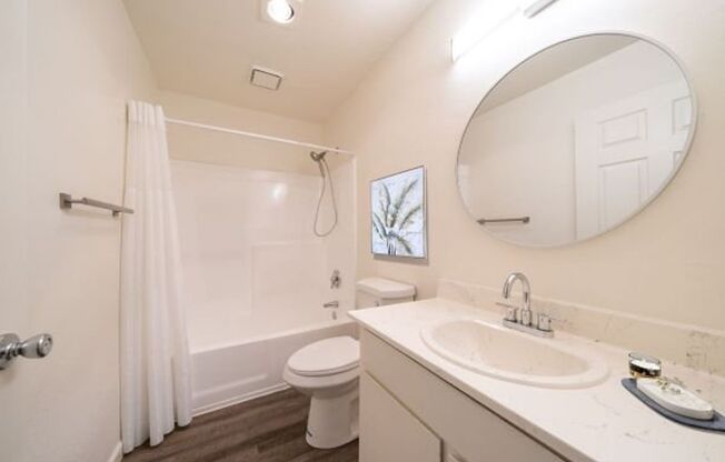 2 beds, 1 bath, 780 sqft, $2,400, Unit 667-M