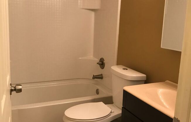 1 bed, 1 bath, 900 sqft, $1,205, Unit 103