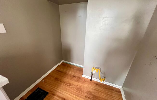 2 beds, 1 bath, $950