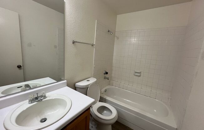 2 beds, 2 baths, $950, Unit # 246 246