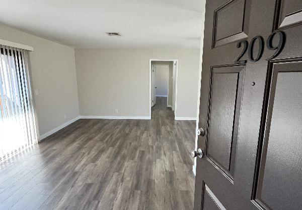 507 E CEDAR AVE