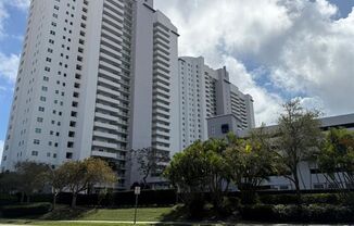 3 beds, 3 baths, $3,975, Unit # 1603