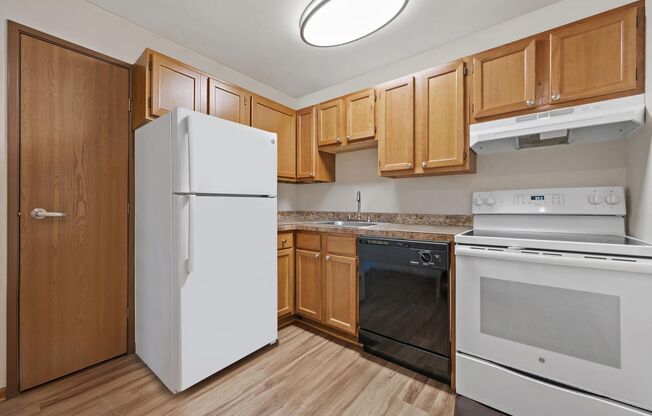 1 bed, 1 bath, 800 sqft, $1,245, Unit 744-13
