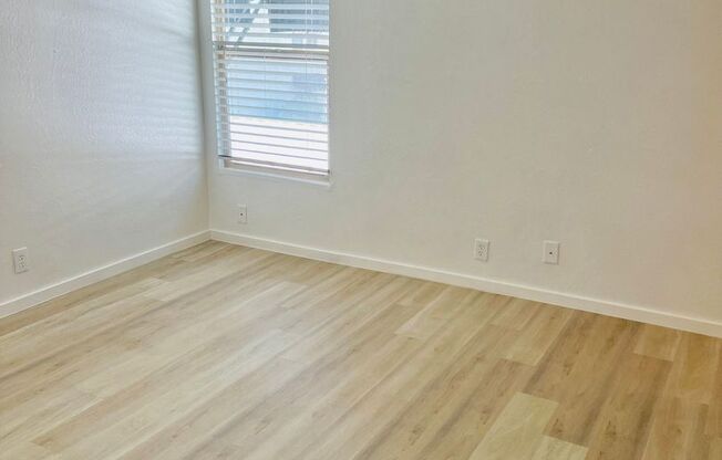 1 bed, 1 bath, 720 sqft, $1,095, Unit 211