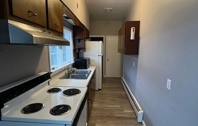 2 beds, 1 bath, $875