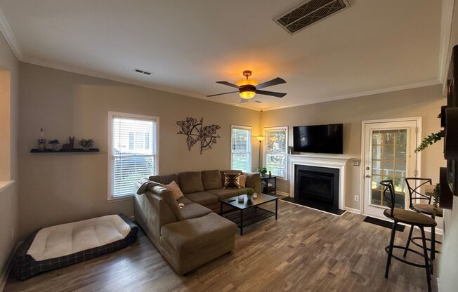 Furnished Townhome in the Davis Lake Community