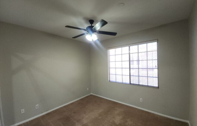 3 beds, 2.5 baths, $1,750, Unit Unit 1039