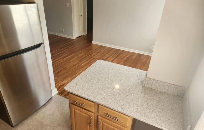 2 beds, 1 bath, 897 sqft, $2,335, Unit A-03