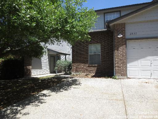 3 Bedroom Townhouse near Medical Center!  *Gated Community*
