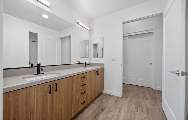 2 beds, 1 bath, 1,041 sqft, $2,250, Unit 105