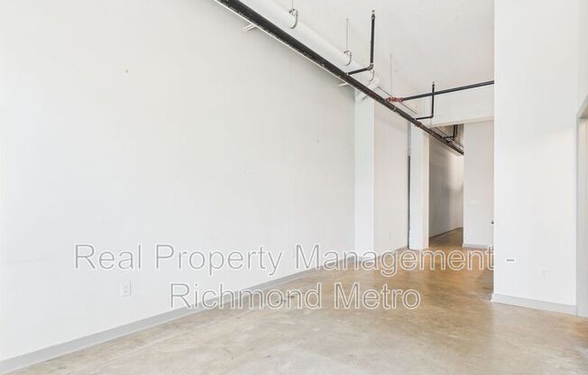 104 E 2 ST