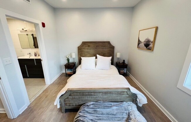 2 beds, 2 baths, 1,008 sqft, $4,100, Unit 203