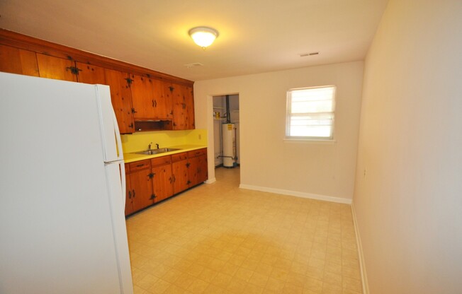 2 Bedroom 1 Bath Duplex located in Hampton