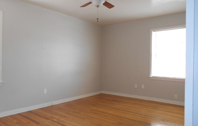 3 beds, 1 bath, $1,025