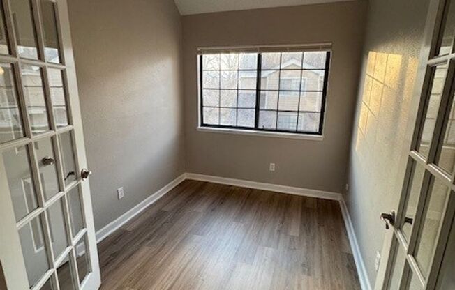 2 beds, 1 bath, $2,200, Unit # #F