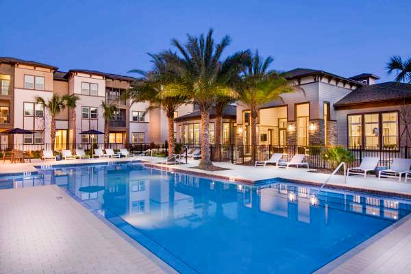 Residences at Lake Park in Lutz