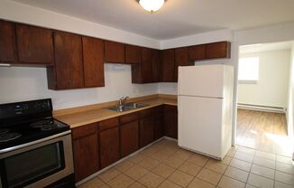 2 beds, 1 bath, 800 sqft, $945, Unit 3