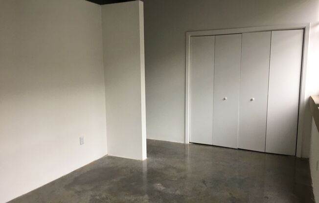 Studio, 1 bath, 800 sqft, $1,725, Unit B-202